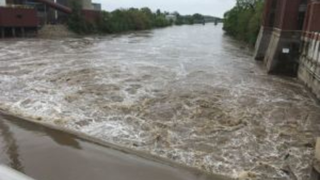 The Iowa River from the Burlington Street Bridge